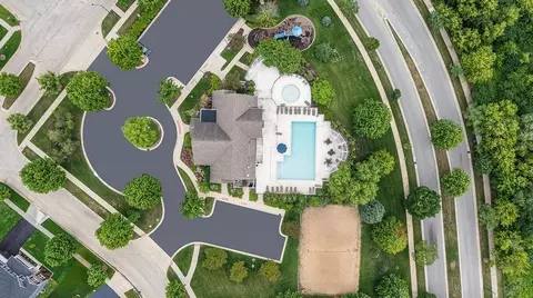 View/Area - 621 Lismore Cir, Elgin, IL 60124 photo 3 of 7