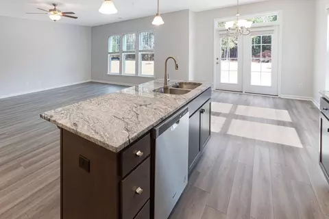 Kitchen - 39 Blues Dr, Pooler, GA 31322 photo 4 of 8