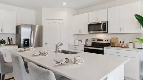 Kitchen - 3928 Magenta Pl, Saint Cloud, FL 34772 photo 5 of 9