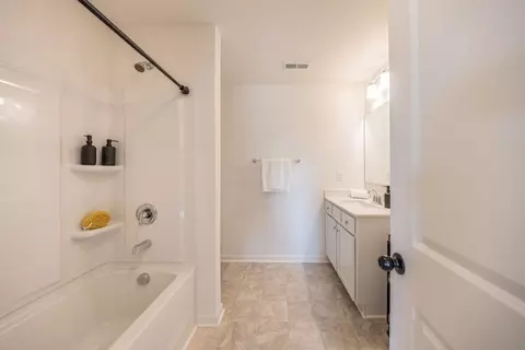 Bath - 4612 Monterrico Dr, Lancaster, SC 29720 photo 3 of 4