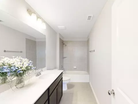 Bath - 5100 Edge Way, Argyle, TX 76226 photo 2 of 4