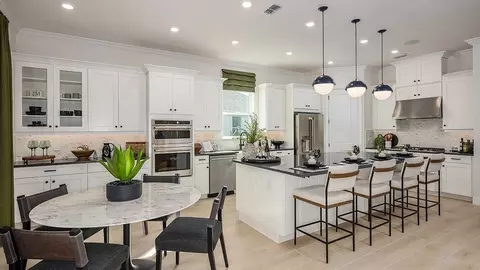 Kitchen - 1009 Tassleflower Trl, Saint Cloud, FL 34771 photo 11 of 13