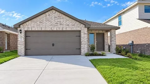 170 Davis Ln, Newark, TX 76071