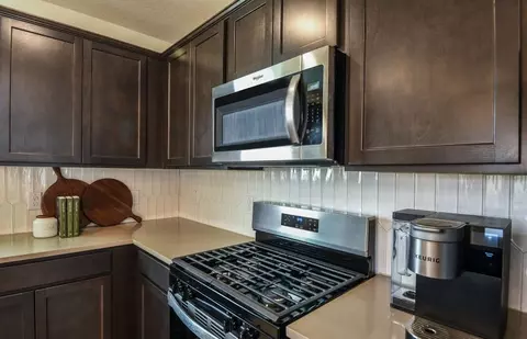 Kitchen - 10557 Longmeadow Ave, Parrish, FL 34219 photo 4 of 5