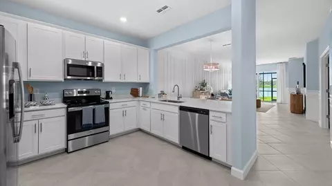Kitchen - 15330 Jadestone Dr, Punta Gorda, FL 33982 photo 4 of 5