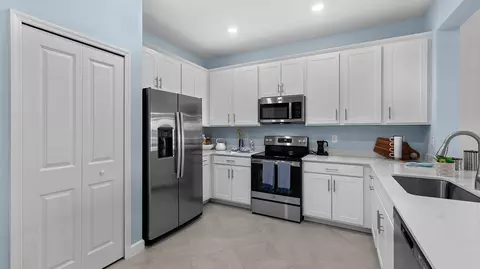 Kitchen - 15330 Jadestone Dr, Punta Gorda, FL 33982 photo 3 of 5