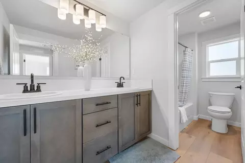 Bath - 3379 E Fitz Roy Ct, Kuna, ID 83634 photo 3 of 4