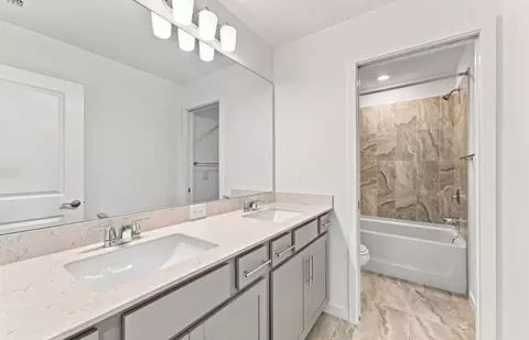 Bath - 7923 Palm Paradise Pl, Parrish, FL 34219 photo 2 of 2
