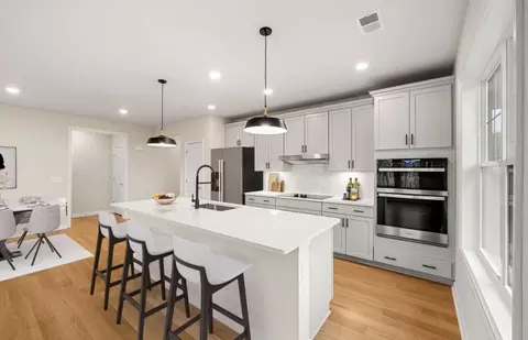 30 E Point Dr, Rumford, RI 02916