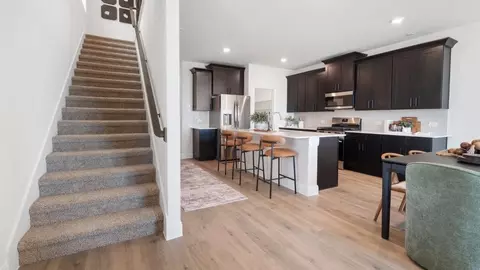 Entry Way - 915 Crossvine Dr, Euless, TX 76039 photo 2 of 5