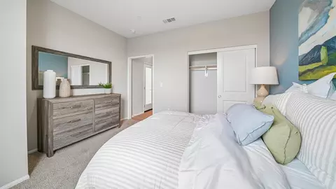 Bedroom - 31359 Vine Leaf Ct, Winchester, CA 92596 photo 7 of 11