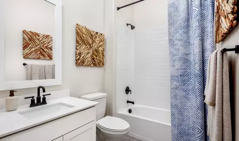 Bath - 1128 Olive Hill Rd, Paso Robles, CA 93446 photo 2 of 2