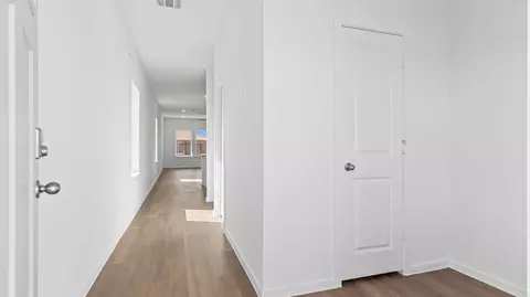 Entry Way - 13 Robin Ct, Angleton, TX 77515 photo 1 of 7
