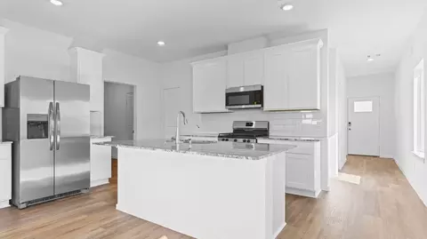 Kitchen - 13 Robin Ct, Angleton, TX 77515 photo 1 of 4
