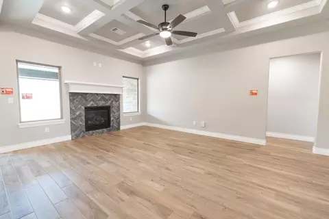 Living - 932 Hydrangea Way, Edmond, OK 73034 photo 2 of 12