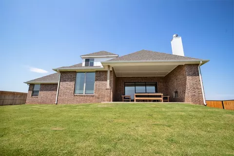Exterior - 932 Hydrangea Way, Edmond, OK 73034 photo 21 of 23