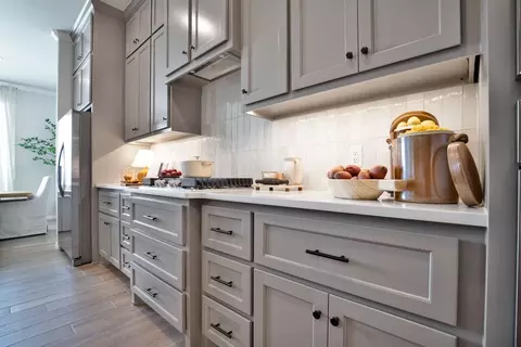 Kitchen - 932 Hydrangea Way, Edmond, OK 73034 photo 5 of 9