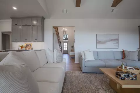 Living - 932 Hydrangea Way, Edmond, OK 73034 photo 12 of 12