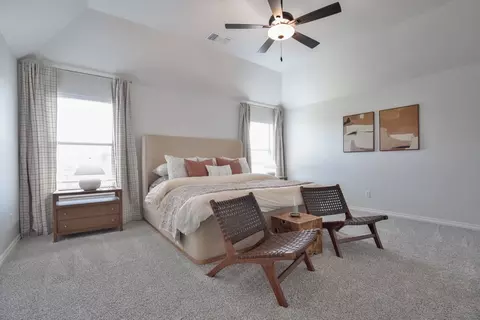 Bedroom - 932 Hydrangea Way, Edmond, OK 73034 photo 4 of 6