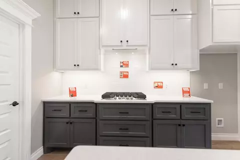 Kitchen - 932 Hydrangea Way, Edmond, OK 73034 photo 1 of 9