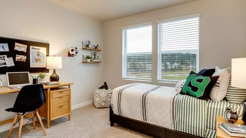 Bedroom - 2426 SW 37th St, Gresham, OR 97080 photo 6 of 16