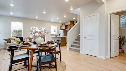 Dining - 2426 SW 37th St, Gresham, OR 97080 photo 1 of 6