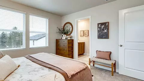 Bedroom - 2426 SW 37th St, Gresham, OR 97080 photo 2 of 16