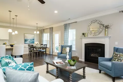 Living - 241 Shire Loop, Calhoun, GA 30701 photo 5 of 9