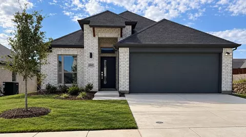 1942 Paddock Ln, Seagoville, TX 75159