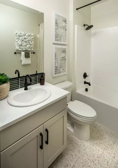 Bath - 185 Gali Way, Napa, CA 94558 photo 2 of 4