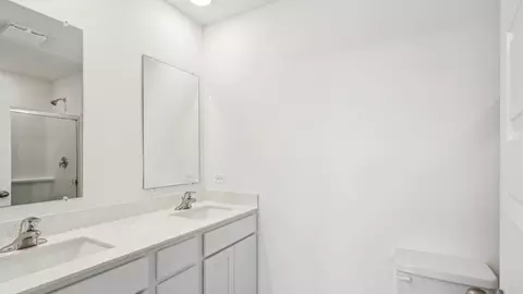 Bath - 210 Summit Pl, Lombard, IL 60148 photo 1 of 2