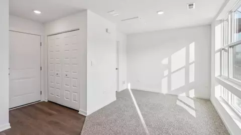 Entry Way - 210 Summit Pl, Lombard, IL 60148 photo 2 of 6