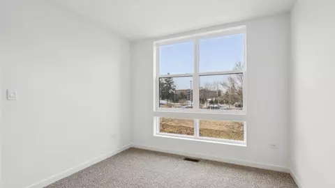 Bedroom - 210 Summit Pl, Lombard, IL 60148 photo 5 of 9