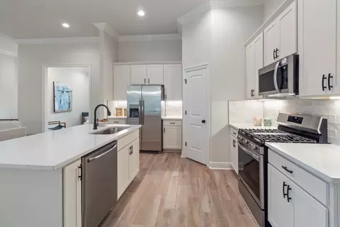 Kitchen - 11099 Bonaventure Ave, Daphne, AL 36526 photo 2 of 2