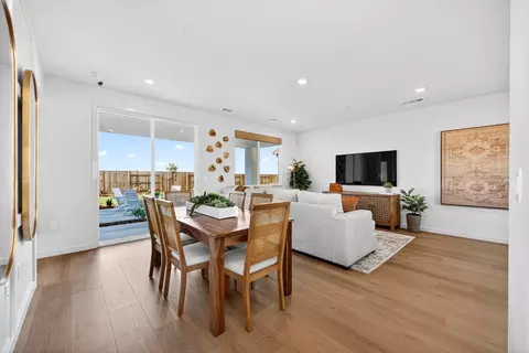 Dining - 2545 Model Way, Roseville, CA 95747 photo 3 of 3