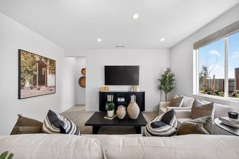 Living - 2545 Model Way, Roseville, CA 95747 photo 1 of 4