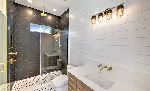 Bath - 18477 Foxtail Loop, Venice, FL 34293 photo 1 of 2