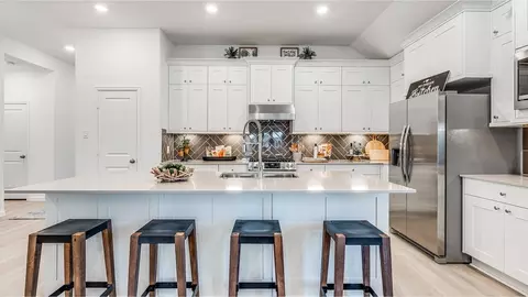 Kitchen - 3622 Compass Pointe Ct, Angleton, TX 77515 photo 2 of 7