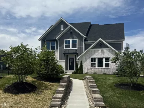 952 Apryl Dr, Greenwood, IN 46143