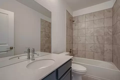 Bath - 46409 Saddleback Dr, Bennett, CO 80102 photo 9 of 10