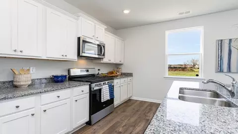 Kitchen - 108 Pampa Dr, Loris, SC 29569 photo 3 of 5