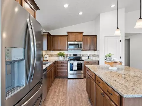 Kitchen - 9427 S Stonefly Ave, Kuna, ID 83634 photo 9 of 12