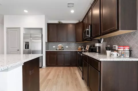 Kitchen - 4500 S Fork Ranch Rd, Waco, TX 76705 photo 2 of 2