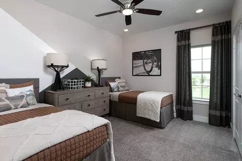 Bedroom - 2410 Cascade Ct, Midlothian, TX 76065 photo 3 of 4