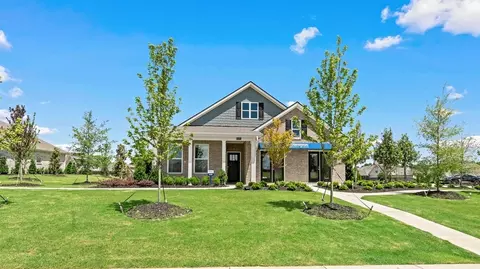 Exterior - 117 Gateway Dr, Jackson, TN 38305 photo 3 of 8