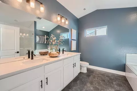 Bath - 15185 W 68th Pl, Arvada, CO 80007 photo 2 of 12