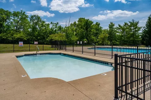 Exterior - 5469 Sheldon Close, Middletown, OH 45005 photo 12 of 59