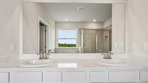 Bath - 9460 Bella Mar Trl, Parrish, FL 34219 photo 2 of 6