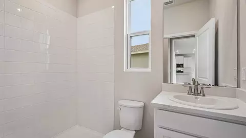 Bath - 9460 Bella Mar Trl, Parrish, FL 34219 photo 6 of 6