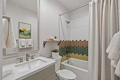 Bath - 4502 Dolcetto Cmn, Livermore, CA 94551 photo 6 of 6